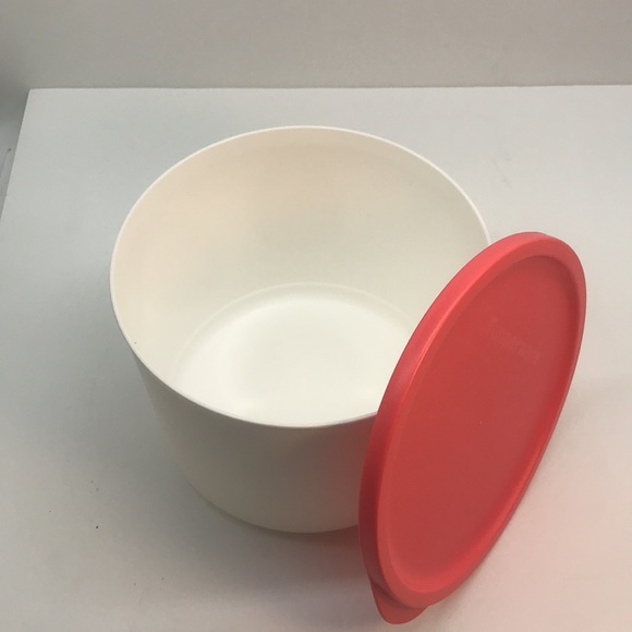 Tupperware Round Container Set of 4 Ideal for Refrigerator & microwave - Picture 9 of 12